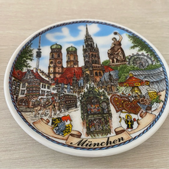 Set Of Two (2) Kleiber Bavaria 4” Plates - Munchen - Made In Germany - No Chips - Picture 3 of 6